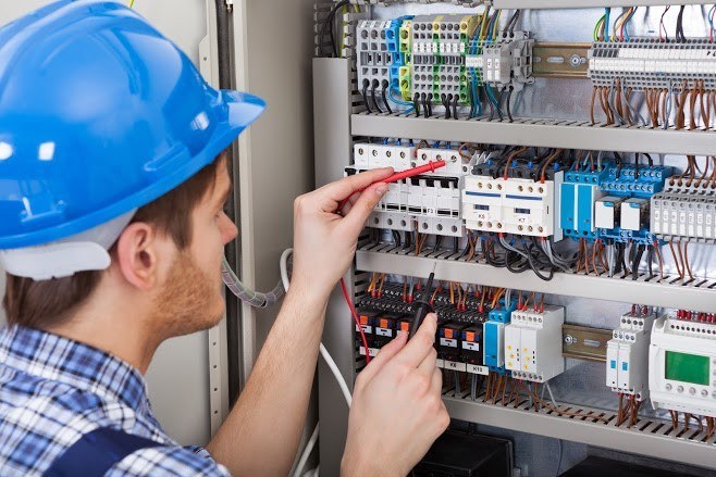 Grove Spark Electrical Services electrician on the North Shore